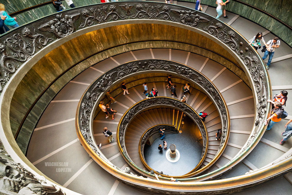 Спиральная лестница в Ватикане